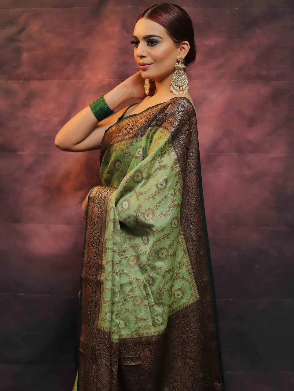 Enthralling Pista Soft Silk Saree With Glamorous Blouse Piece