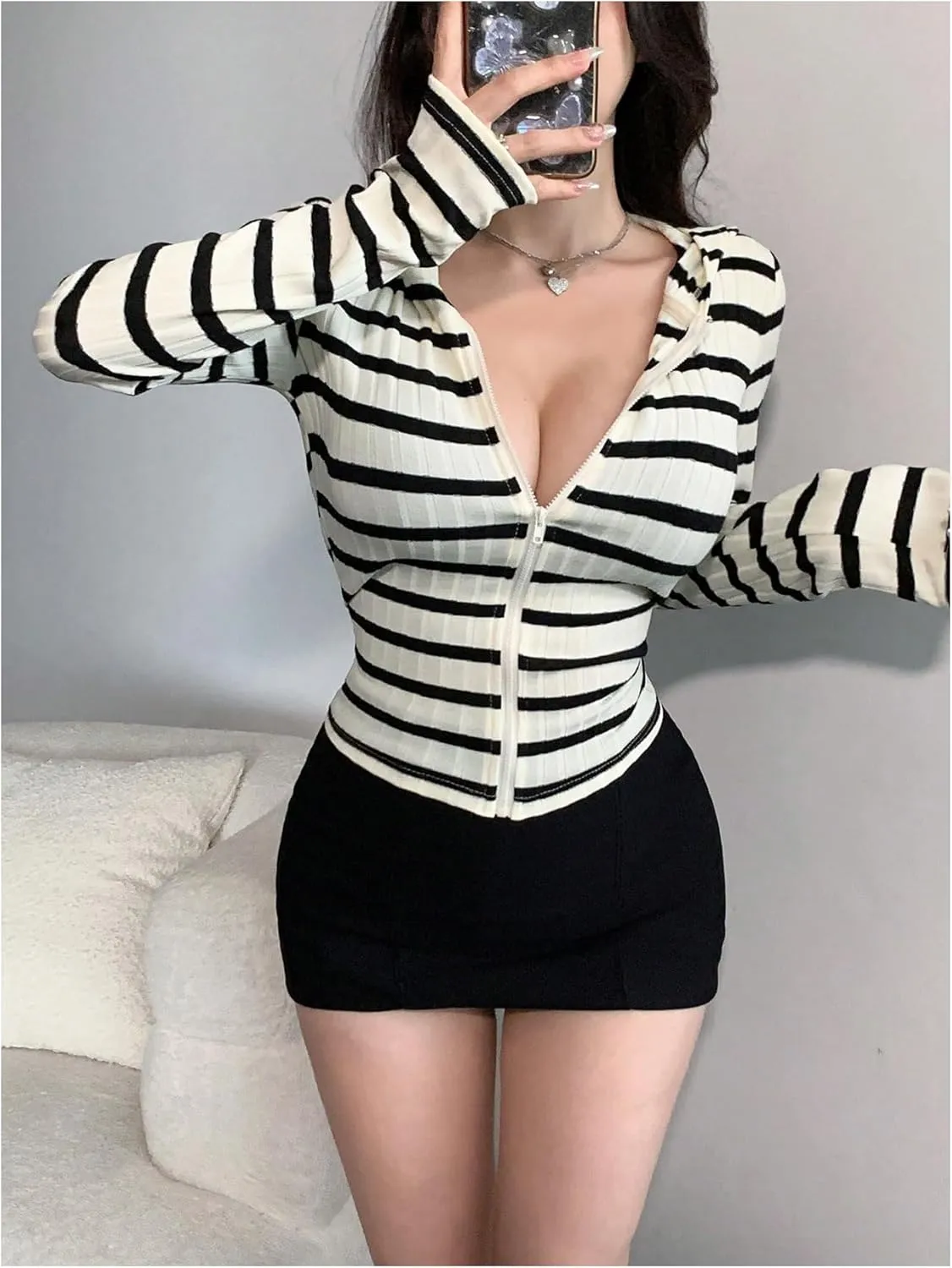 GORGLITTER Women's Striped Light Weight Zip Up Hoodie Long Sleeve Lightweight Workout Tops Spring Cropped Jacket 2025