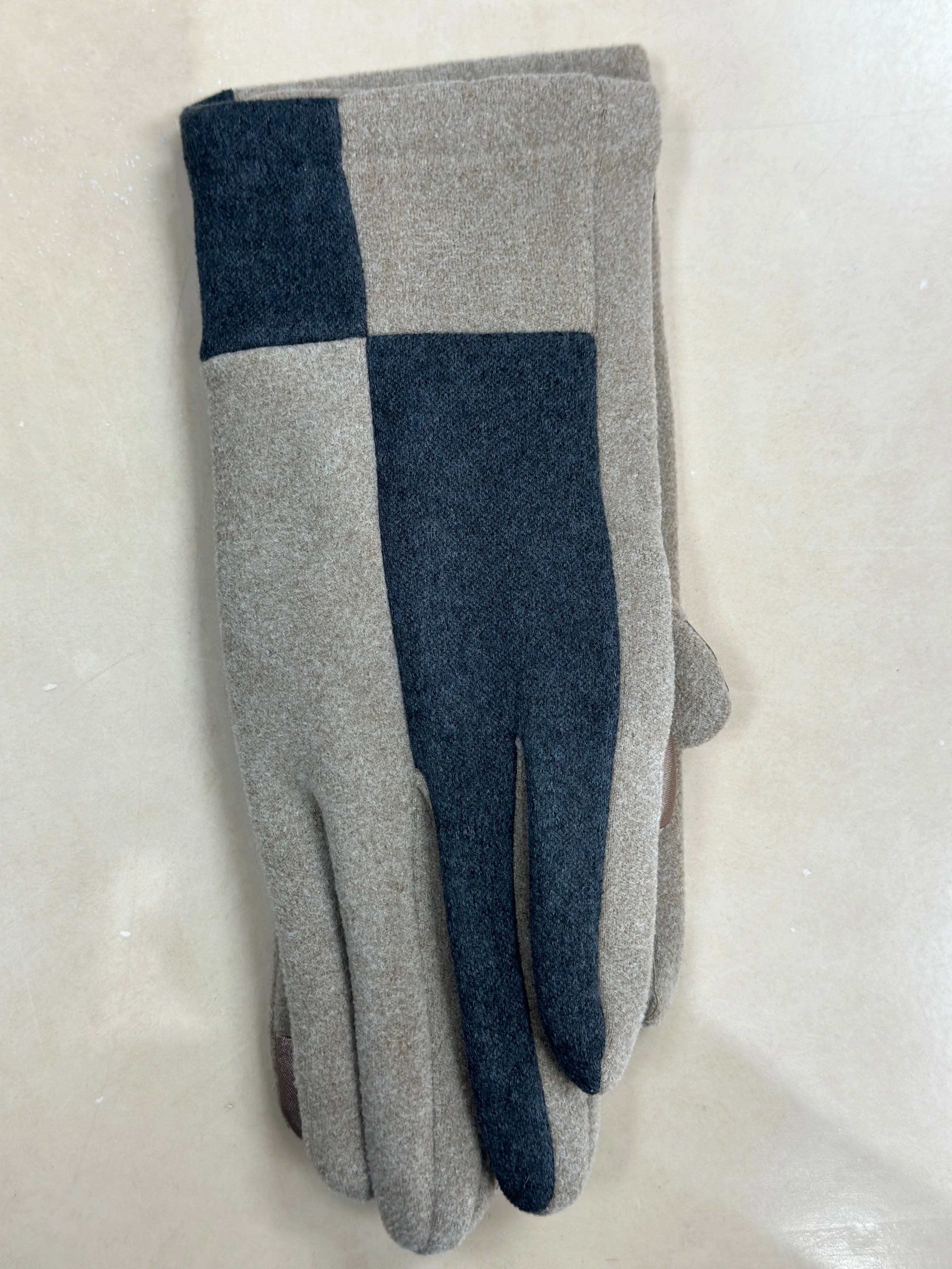Harlequin Colorblock Glove