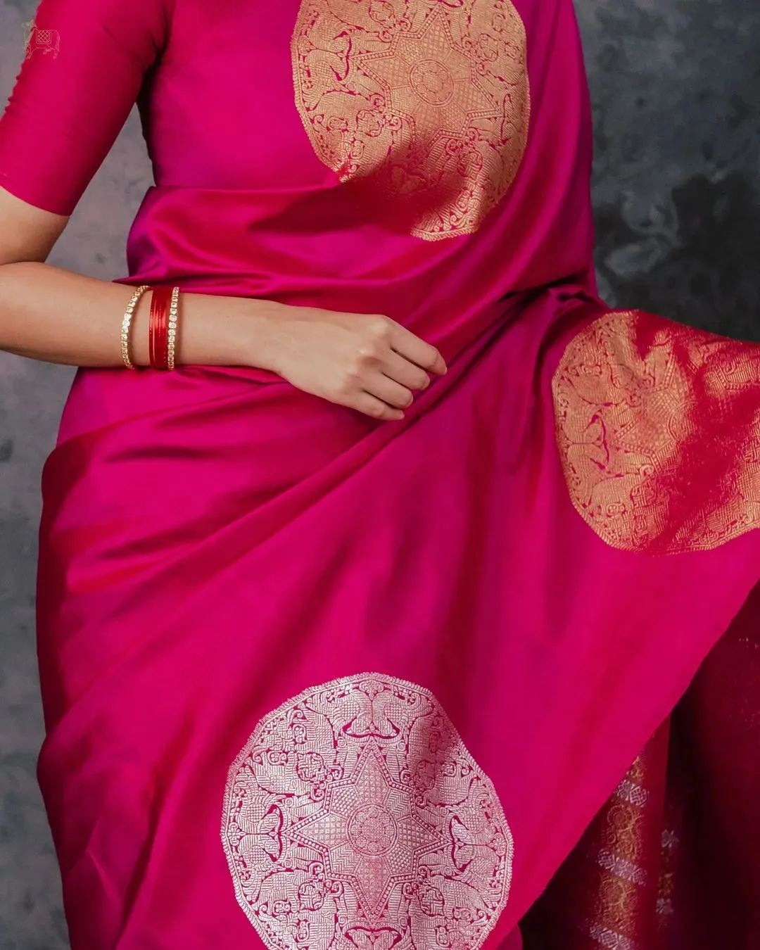 Refreshing Dark Pink Soft Silk Saree With Capricious Blouse Piece