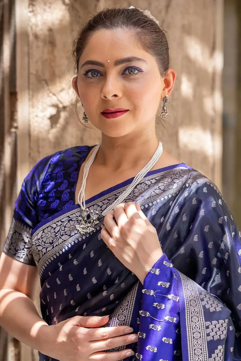 Sensational Navy Blue Soft Silk Saree With Comely Blouse Pieced