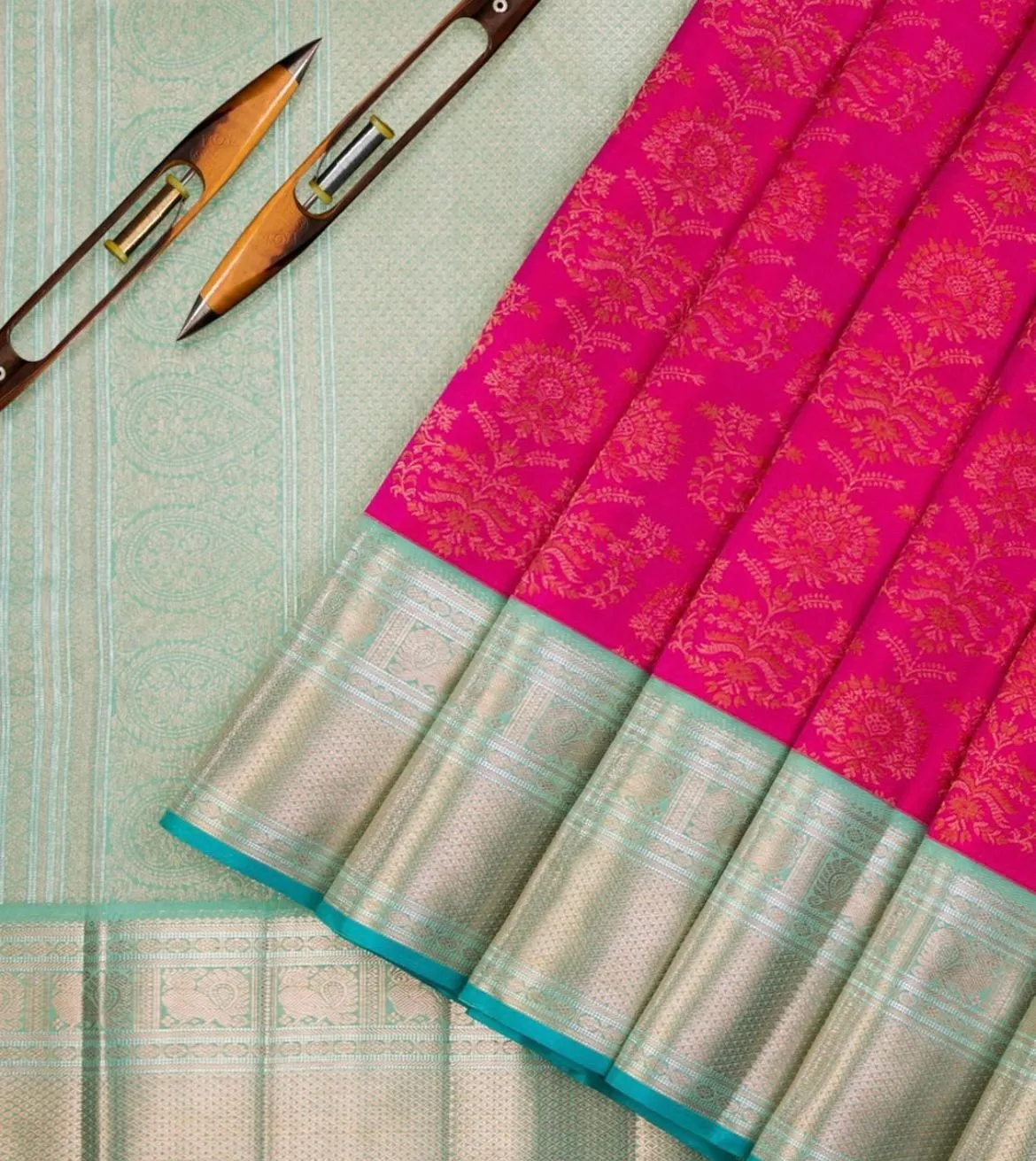Staggering Dark Pink Soft Silk Saree With Aplomb Blouse Piece